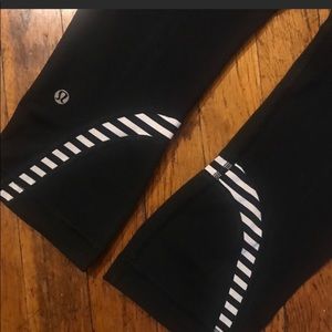 Black and white stripe Run pace crop